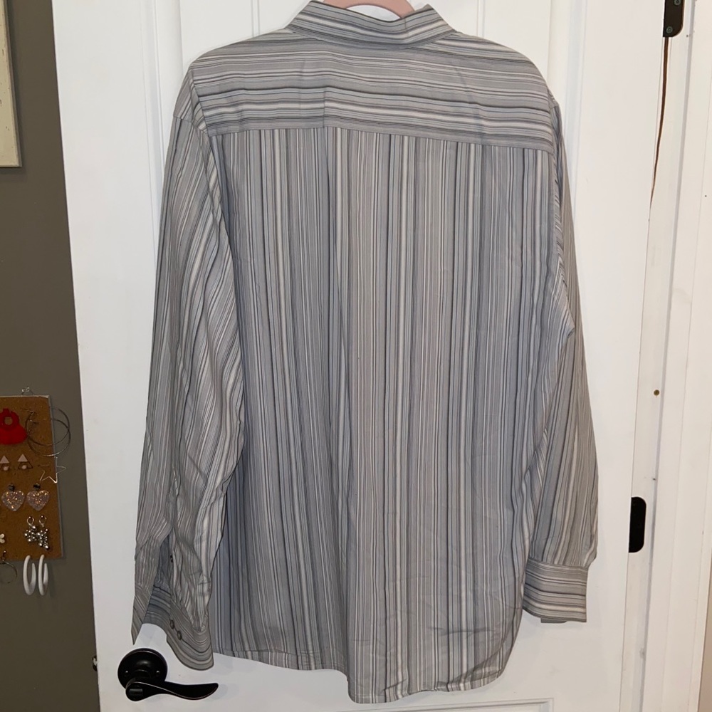 Calvin Klein Button Up - Picture 2 of 11